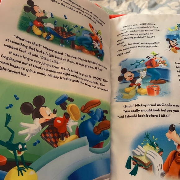 Mickey Mouse and Diego story books pillow - Picture 3 of 5